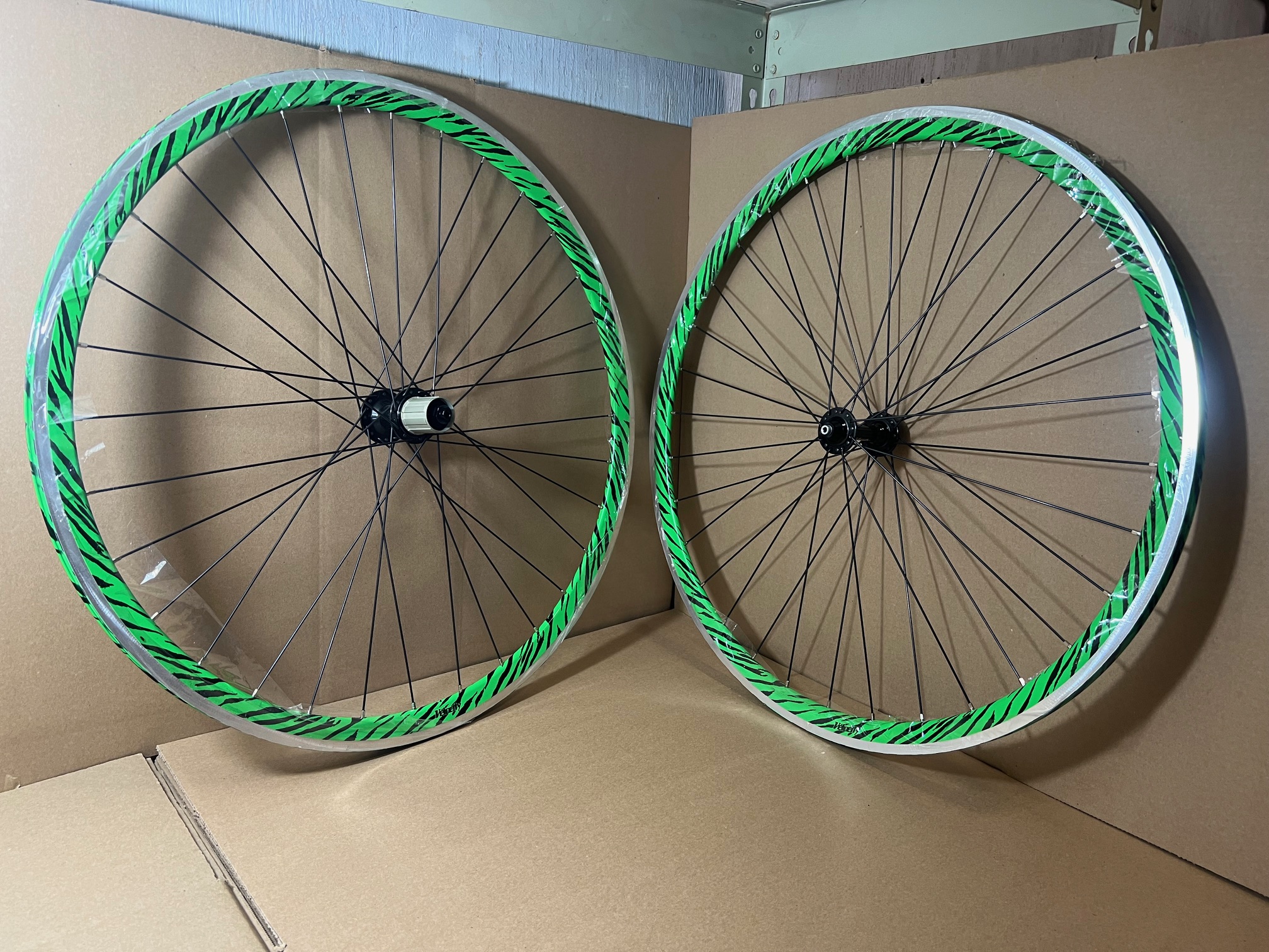 Velocity Deep-V 700c Road Wheelset 100/130 8-10 Speed - Ziger Lime